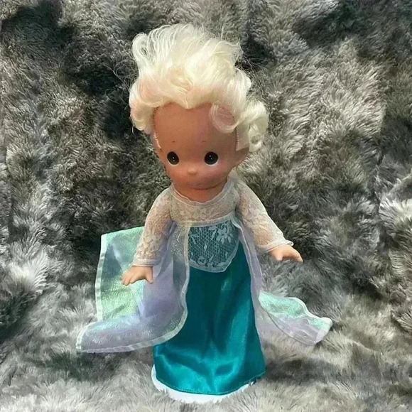 Disney Precious Moments  Elsa Frozen - Picture 6 of 16